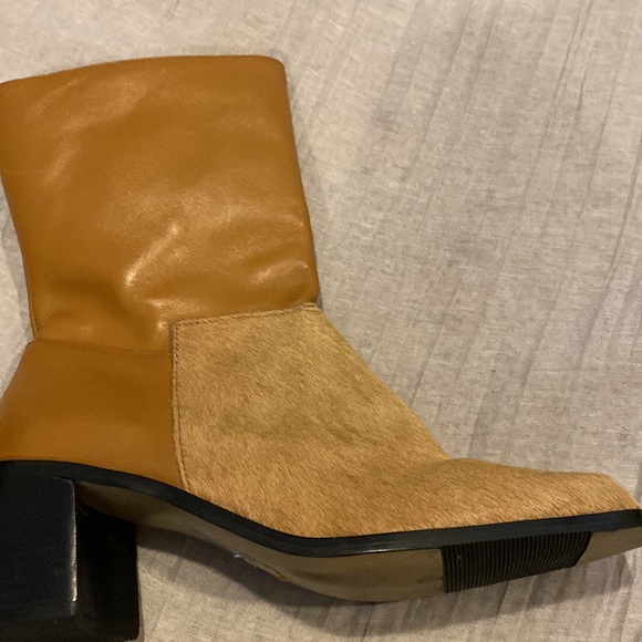 Gorgeous Tan Leather and cowhide ankle boots by Bruno Valenti, size 7.5 - Picture 10 of 11
